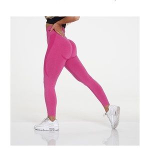 NVGTV Fuchsia Seamless Leggings